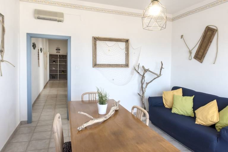 Family-oriented rental apartment with terrace | Sea view | Next to the beach | Pet-friendly — photo 2