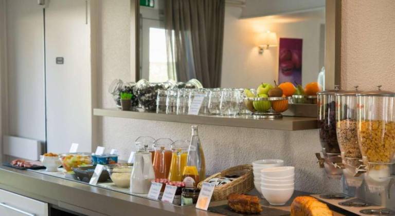 Brit Hotel Essentiel de Granville — photo 2