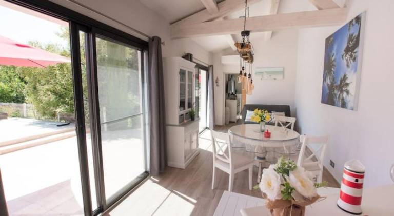 Fully equipped pleasant vacation home with patio, private pool & jacuzzi | Dogs allowed — photo 3