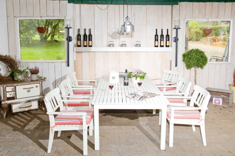 Vacation home with patio, yard & BBQ — photo 4