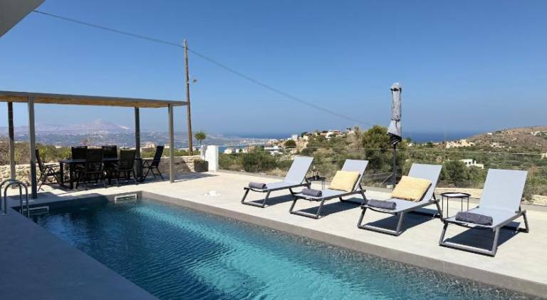 Fully equipped villa with garden, private pool & terrace | Good for workation | Dogs allowed in Chania