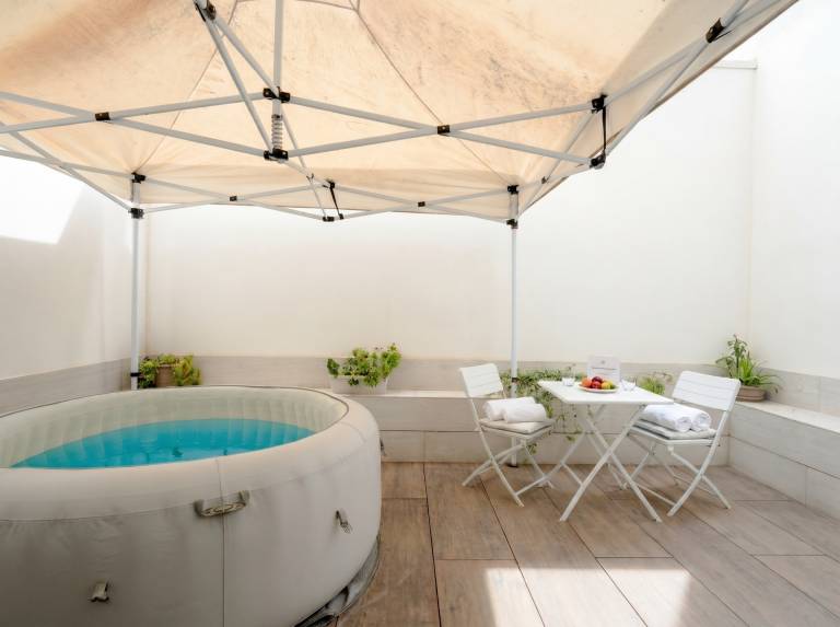 Apartment with terrace — photo 2