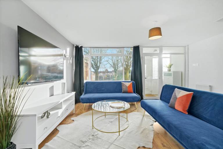 Fully equipped beautiful house with yard | Pets are welcome in Coventry
