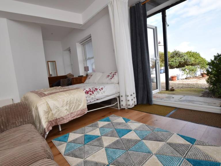 Rental apartment with yard | Water view — photo 5