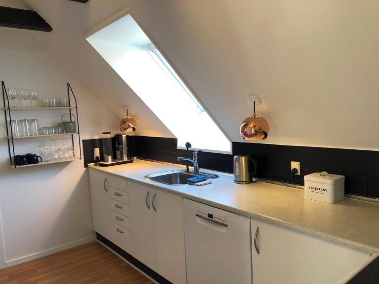 Holiday apartment with yard & patio — photo 3