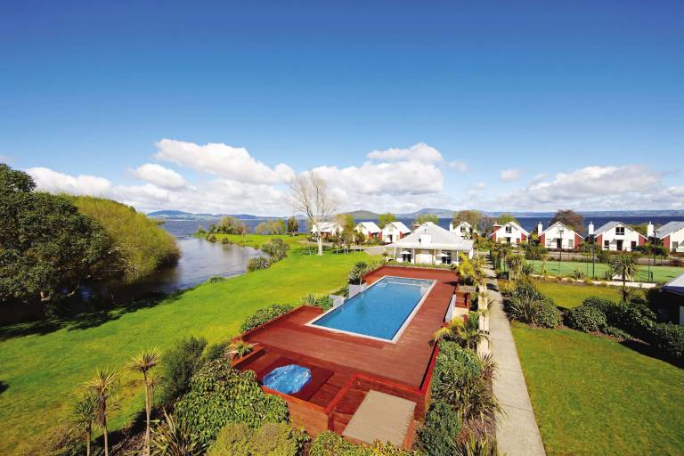 Resort  Mourea