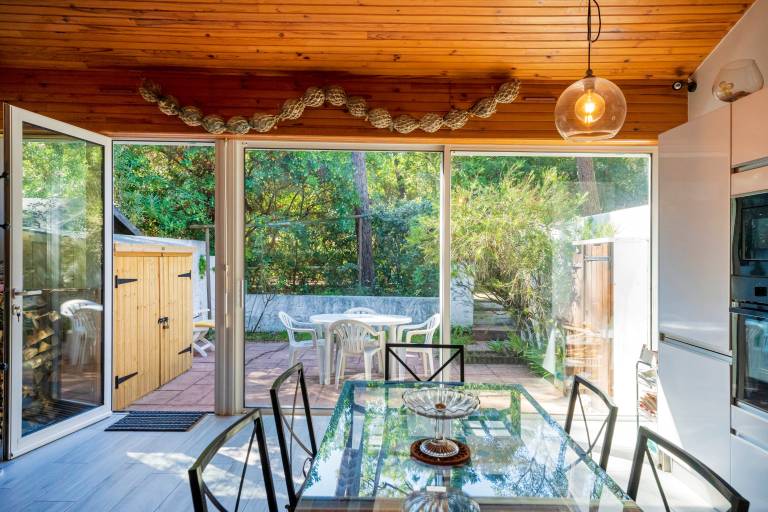 Holiday Home 'Patio Near the Beach' with Private Terrace and Wi-Fi — photo 2