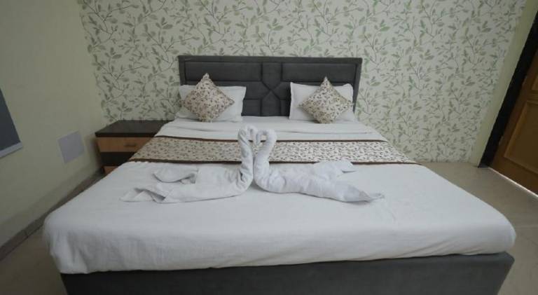 Hotel Mukund Dham-Near Mathura Railway Station in Mathura
