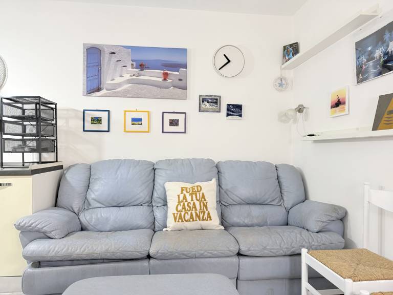 Holiday apartment with yard — photo 4