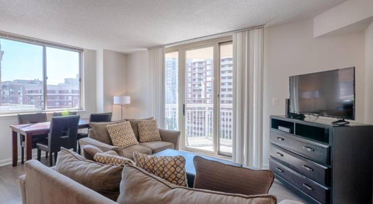 Apartment with barbeque in Arlington, VA