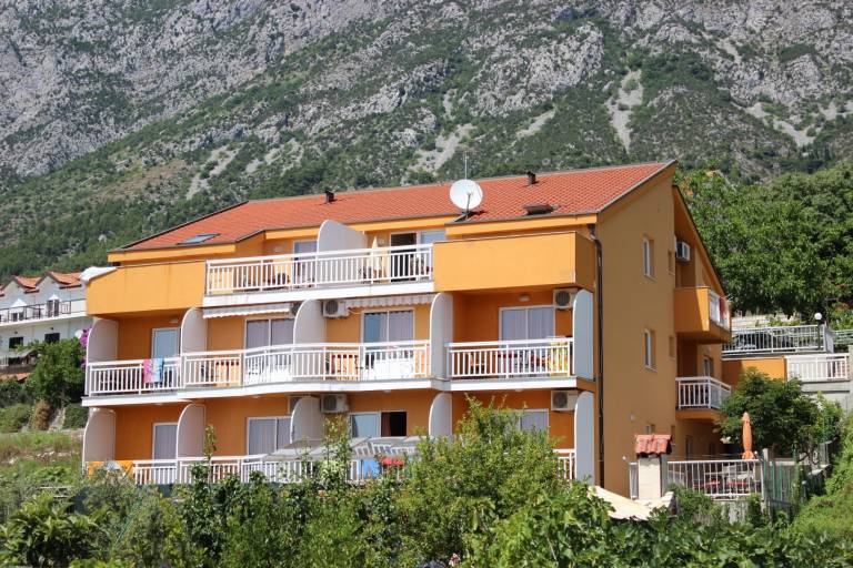 Apartament  Brist