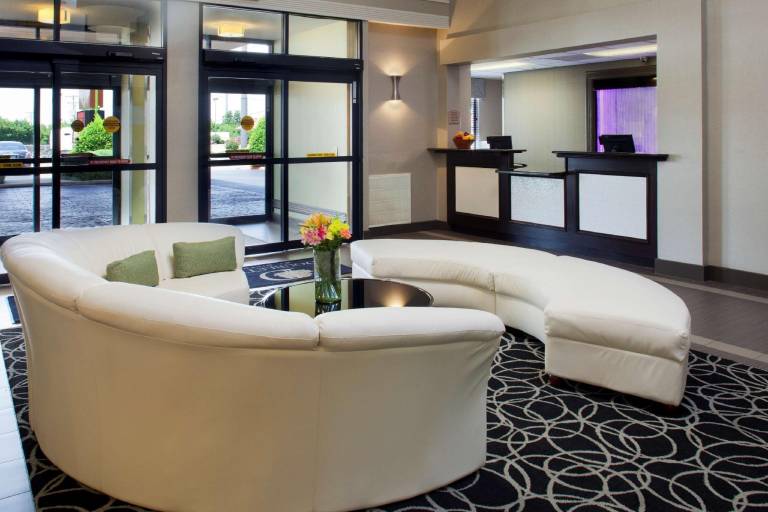 DoubleTree by Hilton Springdale — photo 3