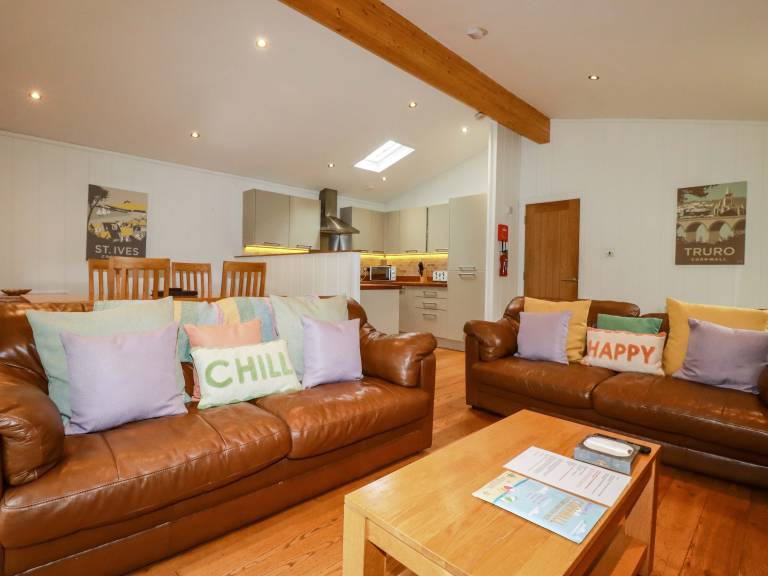 Cottage with garden & hot tub — photo 4