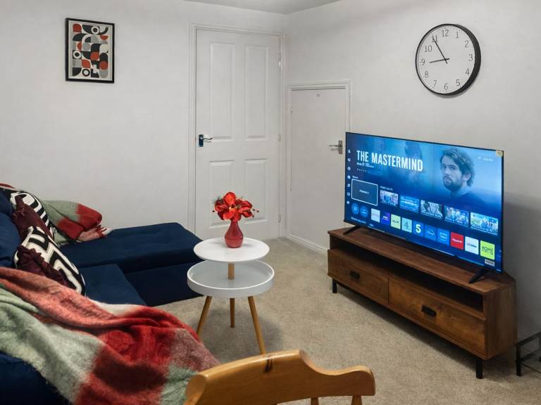 Family-oriented wonderful cottage with yard | River view | Pets are welcome — photo 3