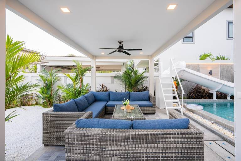 Villa with pool, BBQ & garden — photo 5