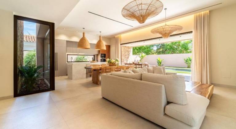 Fully equipped villa with yard, barbecue & private pool | Pet-friendly — photo 4