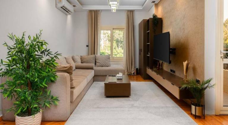 Luxury Family Villa with Private Pool in Sheikh Zayed Khan — photo 2