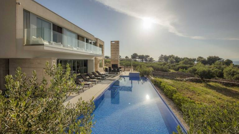 Luxury Villa Spectrum with Heated Pool — photo 2