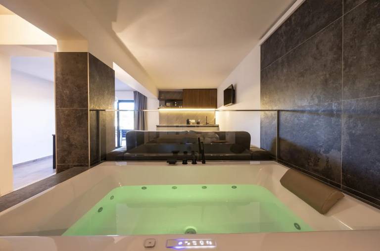 Holiday Apartment "La Brisa - Levante" with Private Terrace, Private Whirlpool & Wi-Fi — photo 3