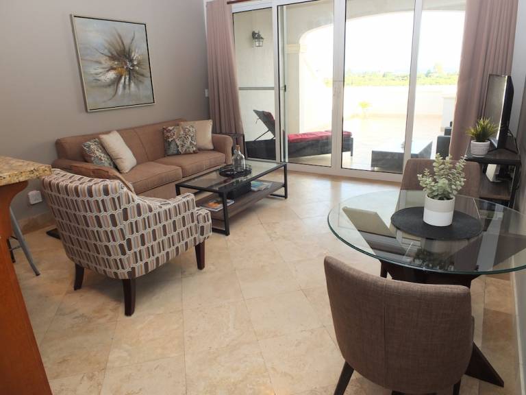 Condo The Bight Settlement