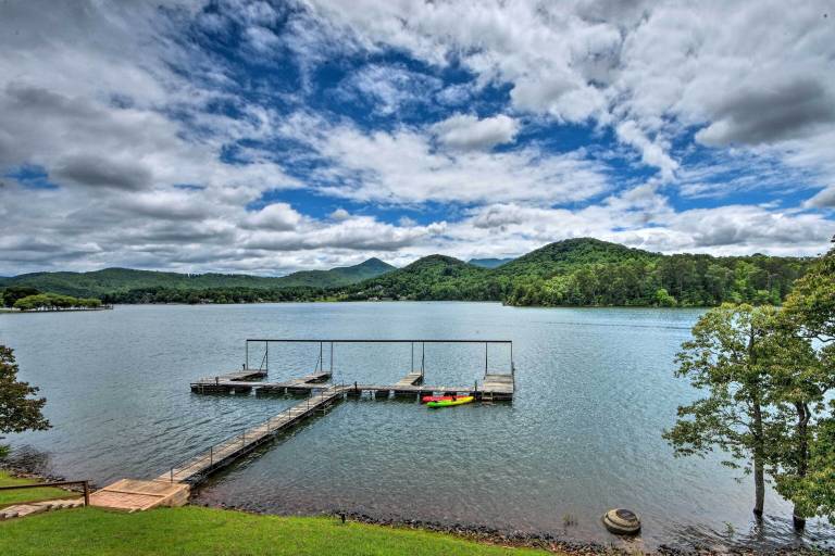 House  Hiawassee