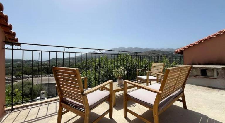 Chalet with barbeque & patio | Pets are welcome in Apokoronas