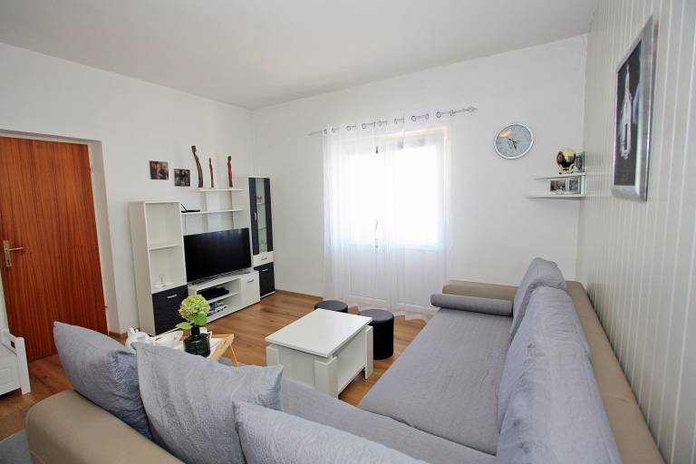 Apartment with grill & patio | Garden view — photo 3