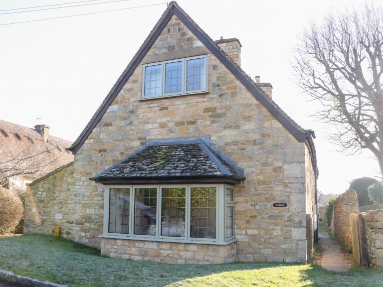 Cottage with yard in Chipping Campden