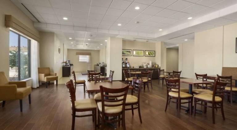 PetroStay Inn & Suites Cotulla — photo 4