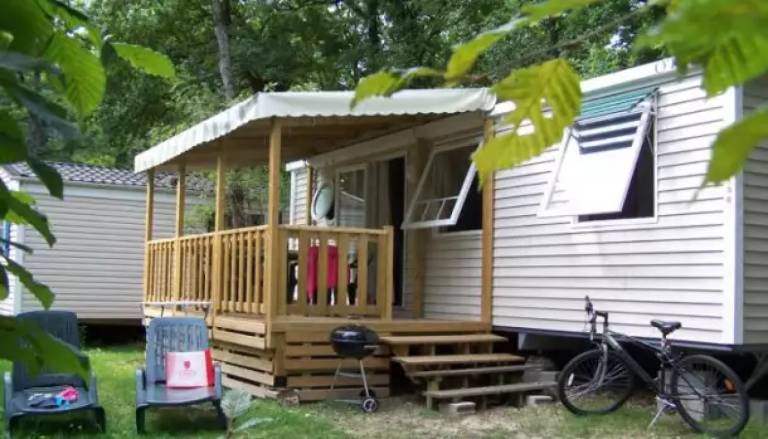 Camping with barbecue, terrace & heated pool — photo 3