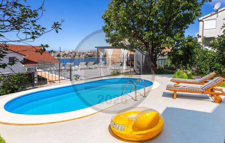 Ferienwohnung in Okrug Gornji, Gespanschaft Split-Dalmatien, Kroatien für max. 8 Personen Ferienwohnung in Okrug Gornji, Gespanschaft Split-Dalmatien, Kroatien für max. 8 Personen