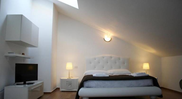 Serviced apartment with 2 rooms for 4 persons — photo 2