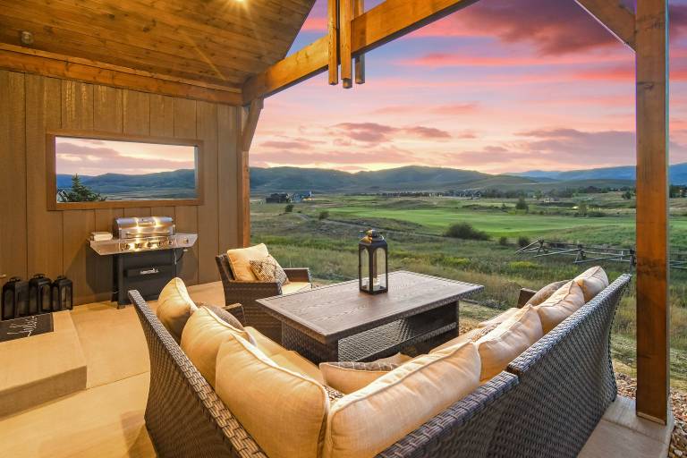 Home on Golf Course w Hot Tub Near Grand Lake