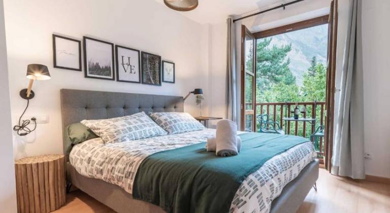 LOIRA CASA SANCHINES: Calido duplex en Benasque — photo 2