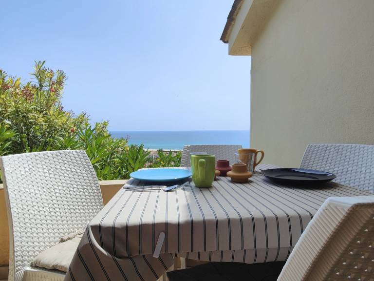Rental apartment with barbecue & terrace — photo 3