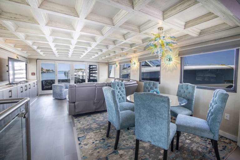Houseboat Saint Pete Beach