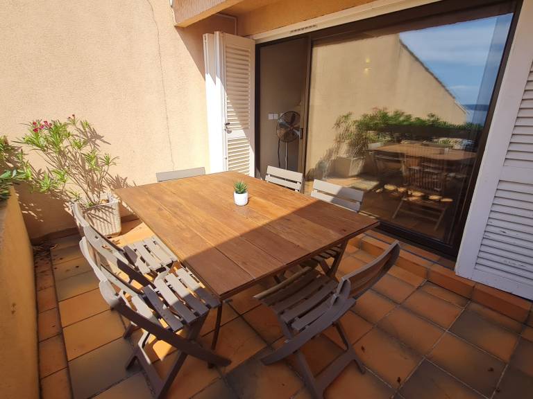 Fully equipped rental apartment with yard & pool | Pet-friendly — photo 5