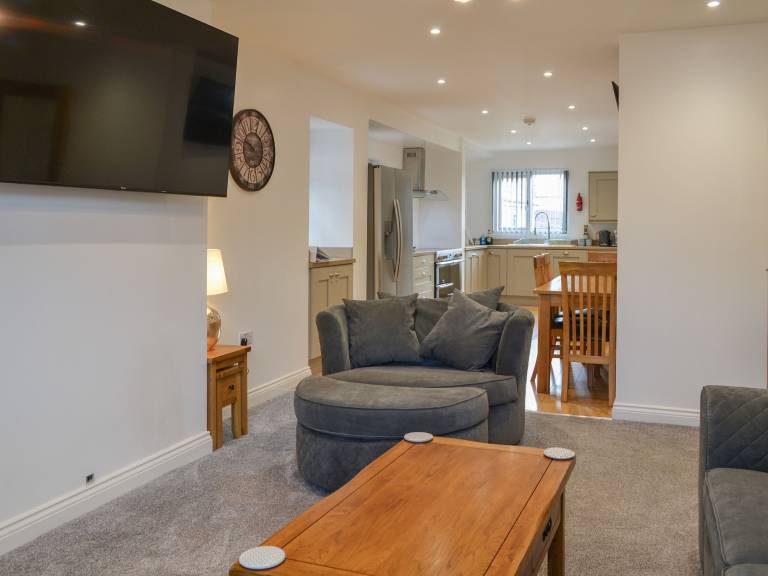 Cottage with garden | River view — photo 2