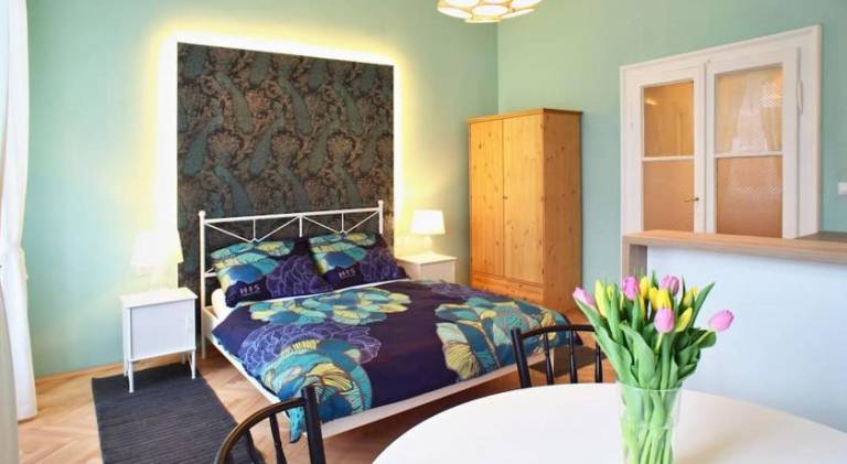 Apartment | Near Dancing House in Prague