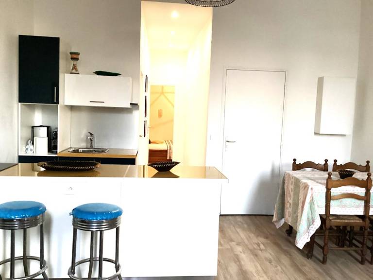 Apartment | Close to Marseille Cathedral — photo 5