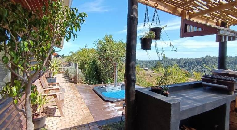 House with pool in Knysna
