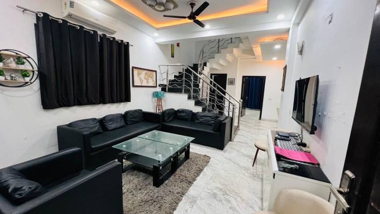 350 m² Villa