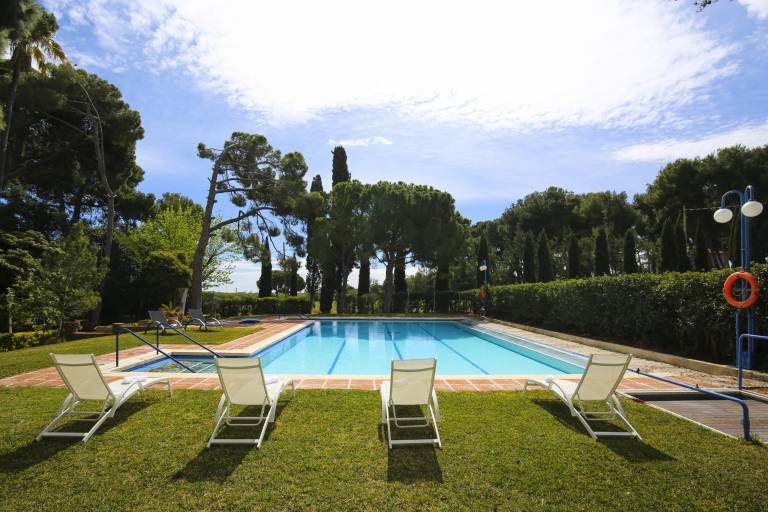 Family-oriented beautiful villa with garden, patio & private pool | Dogs allowed — photo 3