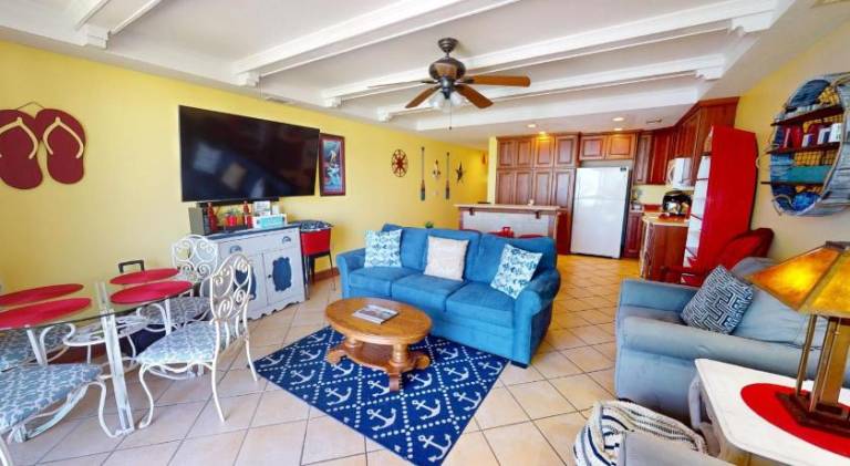 Apartment with pool in Tybee Island, GA