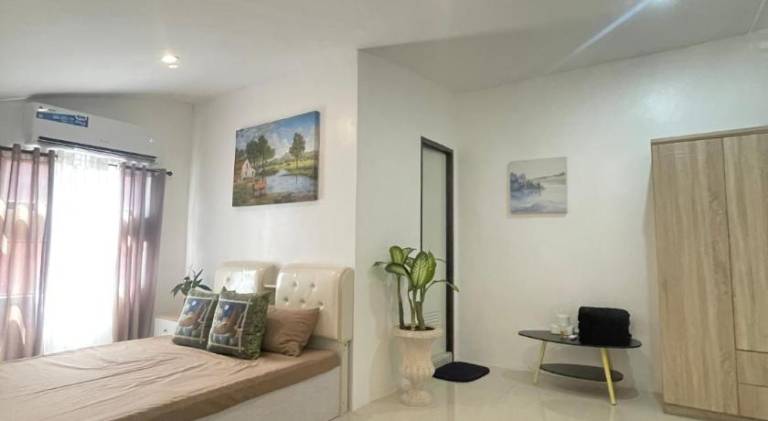 Serviced apartment with garden, terrace & pool — photo 3