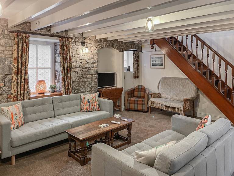 Children-friendly charming cottage with garden & grill | River view | Pets allowed — photo 3