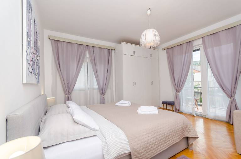 Lovely rental apartment with barbeque | Garden view | Pets allowed — photo 2
