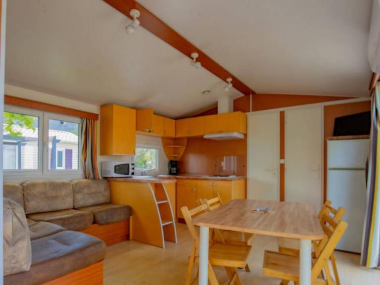 Mobile home with patio & heated pool — photo 5