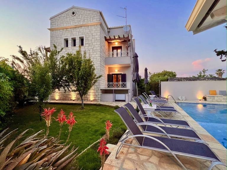 Villa Acharavi