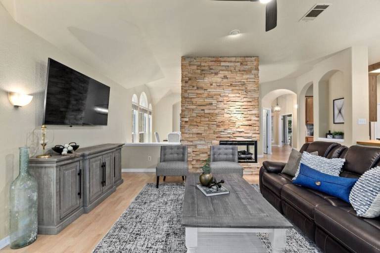 House  Tanglewood Estates